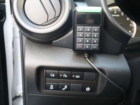 Used 2022 Nissan Kicks S image 30