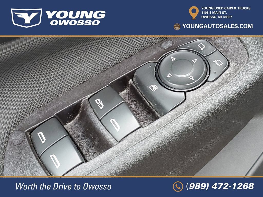 Used 2022 Chevrolet Equinox RS w/ RS Leather Package FWD image 27