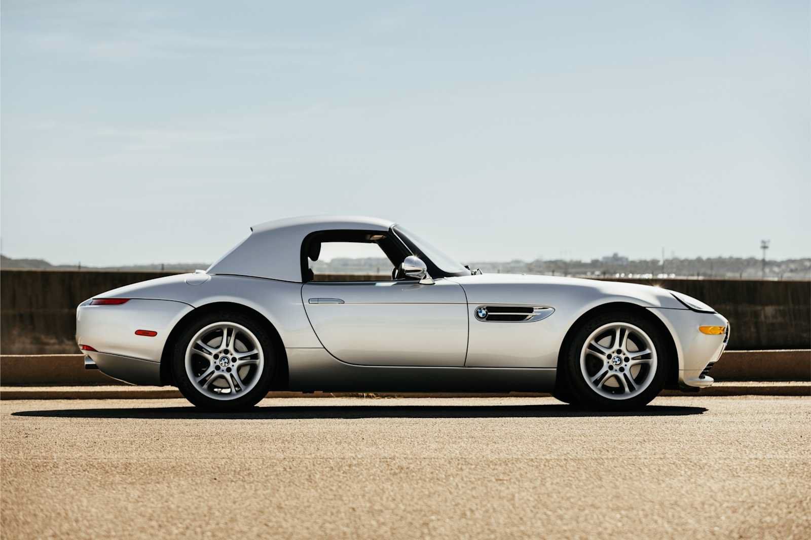 Used 2001 BMW Z8 RWD image 7