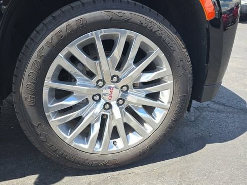Used 2023 GMC Yukon Denali AWD/4WD image 44