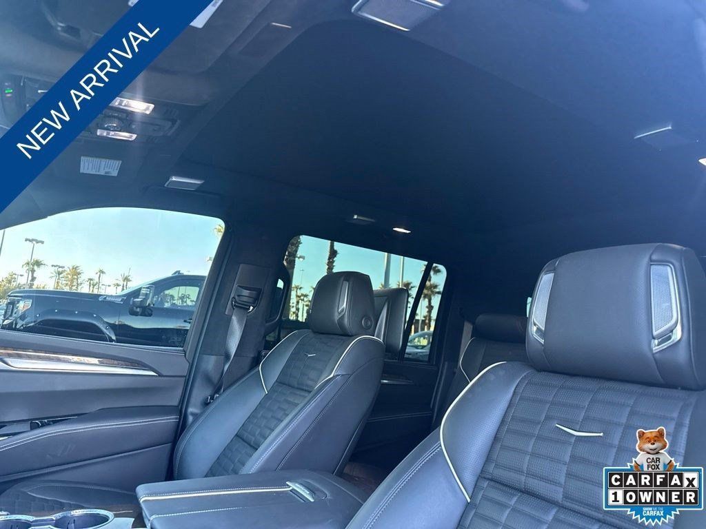 Used 2026 Cadillac Escalade ESV Platinum Sport w/ LPO, ONYX Package AWD/4WD image 25