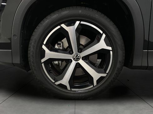 Certified 2026 Volkswagen Tiguan SE AWD/4WD image 12