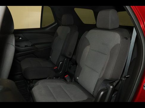 Used 2022 Chevrolet Traverse LT w/ Midnight/Sport Edition image 31