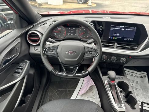 Used 2026 Chevrolet Trax RS w/ Sunroof Package FWD image 20