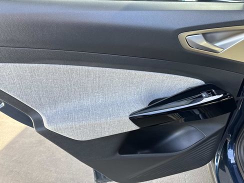 Certified 2023 Volkswagen ID.4 2WD image 9