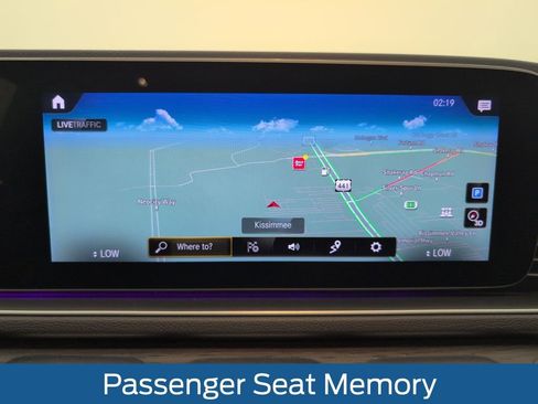 Used 2020 Mercedes-Benz GLE 350 4MATIC w/ Premium Package image 31