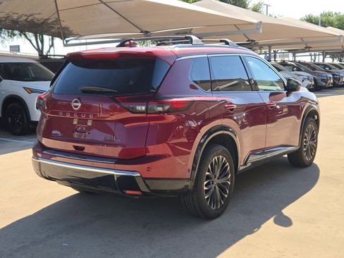 Certified 2025 Nissan Rogue Platinum FWD image 3