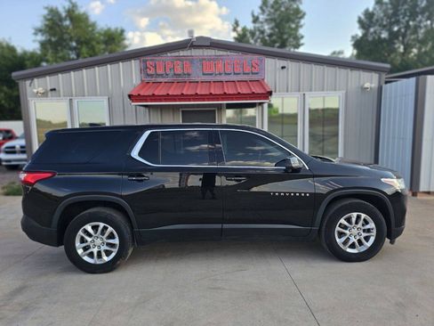 Used 2021 Chevrolet Traverse LS FWD image 6