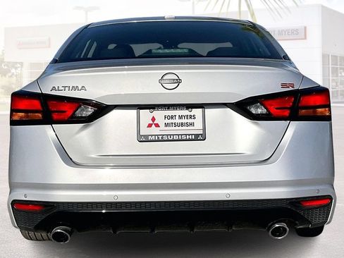 Used 2025 Nissan Altima 2.5 SR FWD image 16