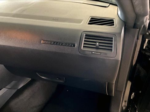 Used 2009 Dodge Challenger R/T RWD image 16