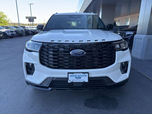 New 2026 Ford Explorer ST-Line w/ ST-Line Street Pack AWD/4WD image 2