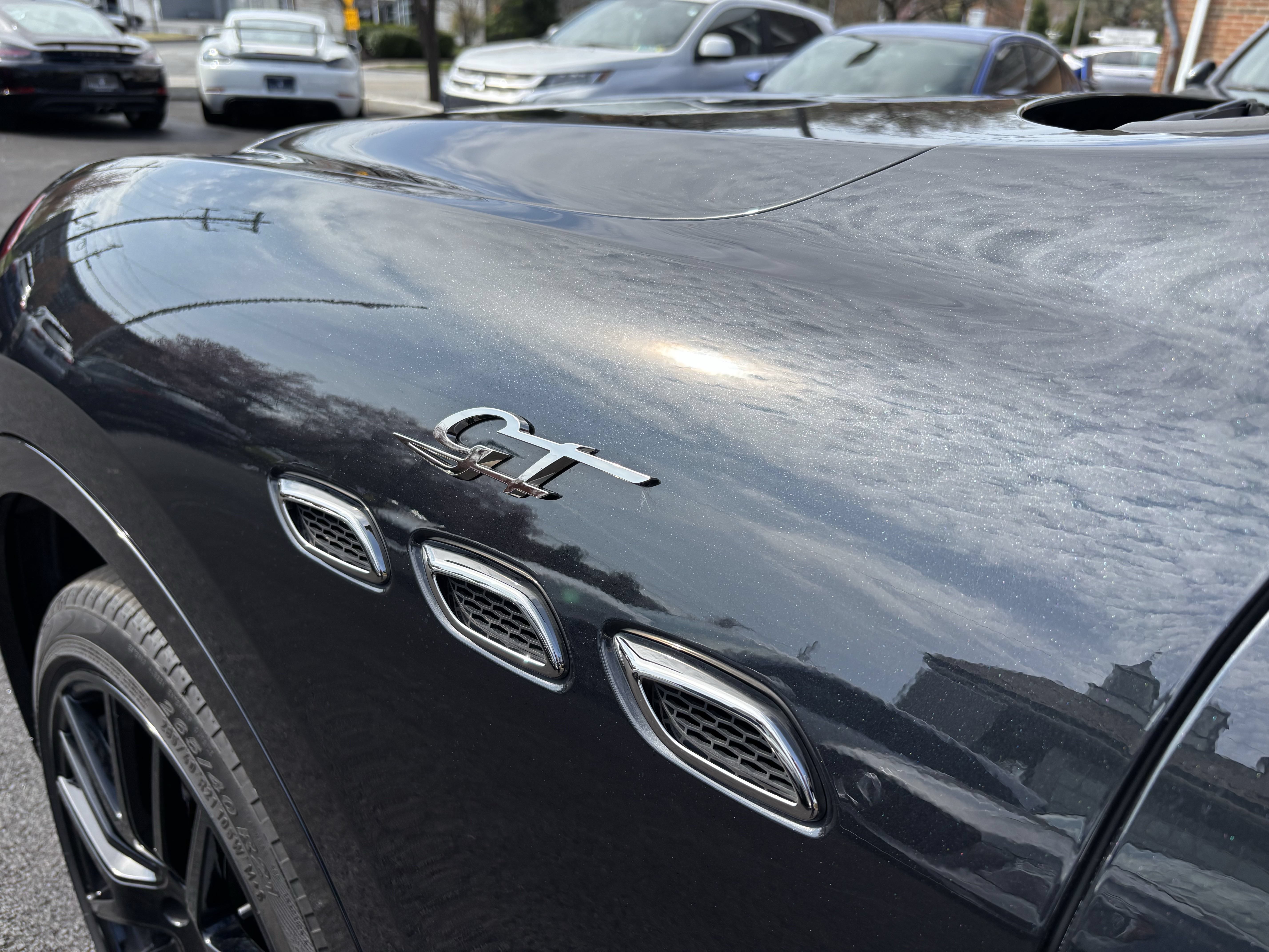 Used 2022 Maserati Levante GT AWD/4WD image 7