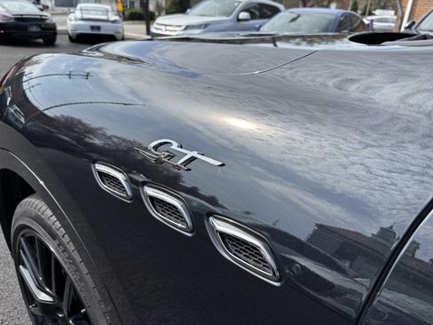 Used 2022 Maserati Levante GT AWD/4WD image 7