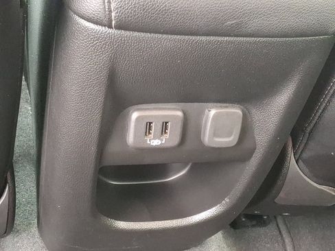 Used 2022 GMC Canyon Elevation w/ Elevation Premium Package image 11