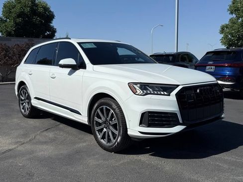 Used 2023 Audi Q7 2.0T Premium Plus w/ Premium Plus Package AWD/4WD image 9