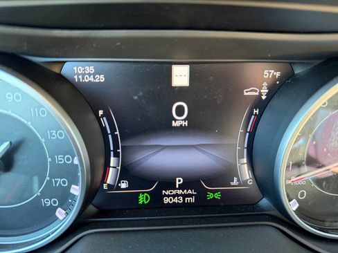 Used 2024 Maserati Levante GT Ultima image 4