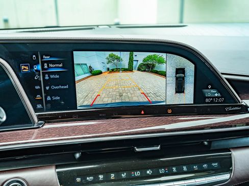 Used 2023 Cadillac Escalade ESV Premium Luxury Platinum AWD/4WD image 26