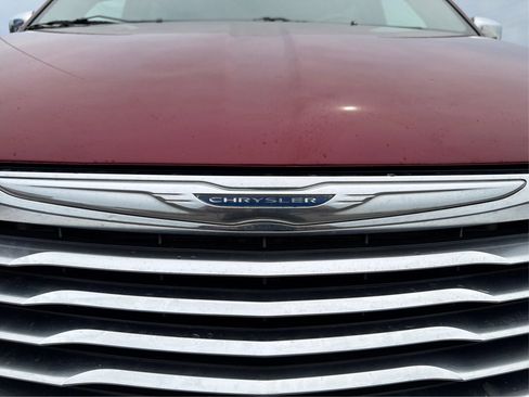 Used 2016 Chrysler Town & Country Touring-L FWD image 25