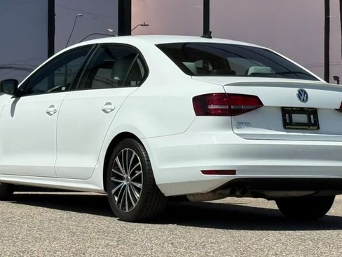 Used 2016 Volkswagen Jetta Sport FWD image 7