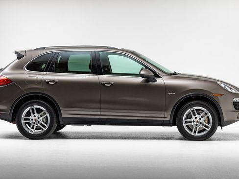 Used 2014 Porsche Cayenne S image 14
