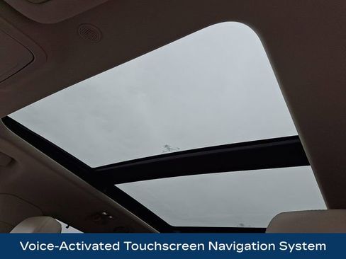 Used 2020 Ford Explorer Limited image 19