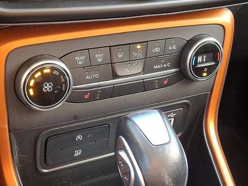 Certified 2021 Ford EcoSport SE w/ SE Appearance Package image 17