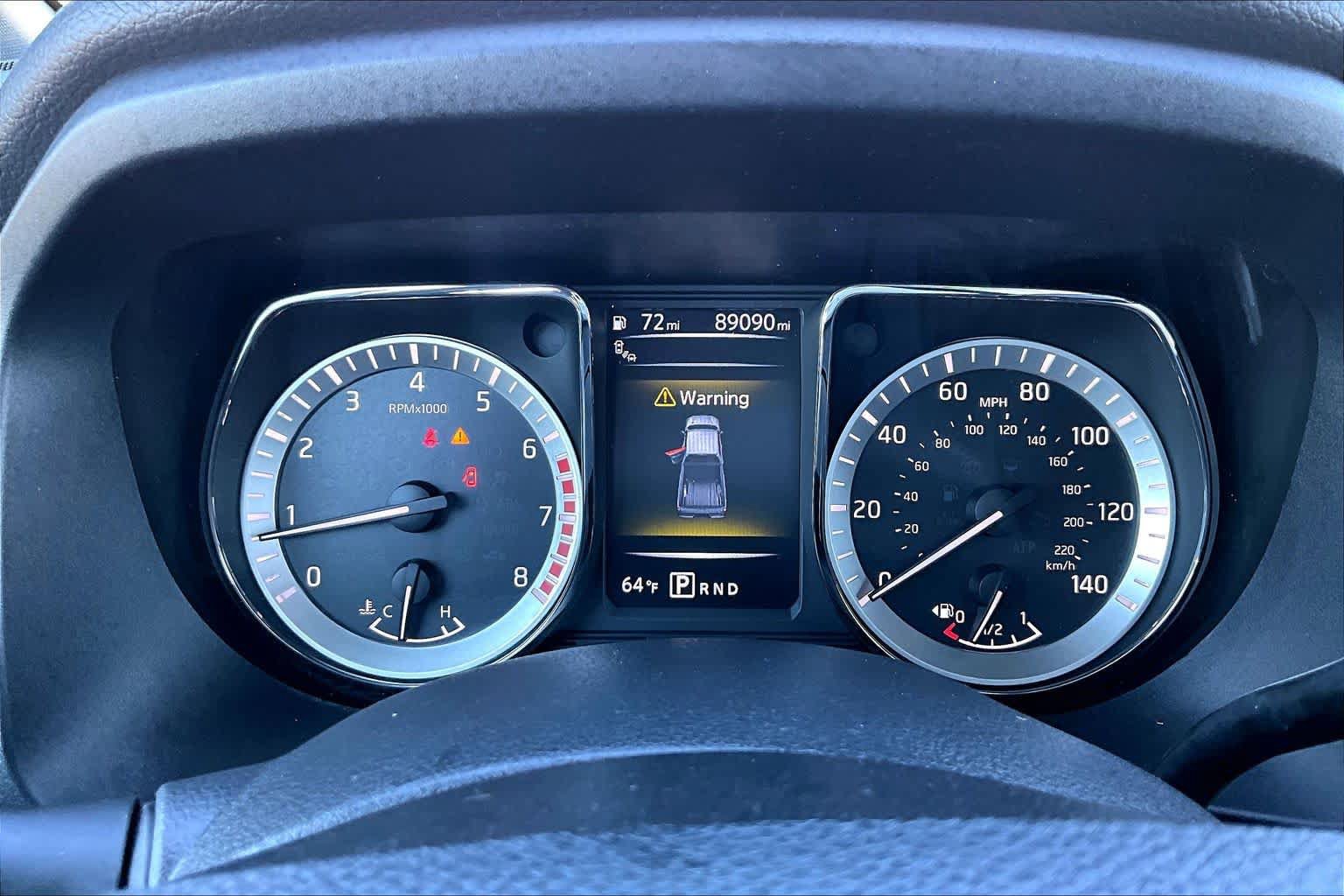 Used 2018 Nissan Titan SV w/ SV Convenience Package RWD image 26