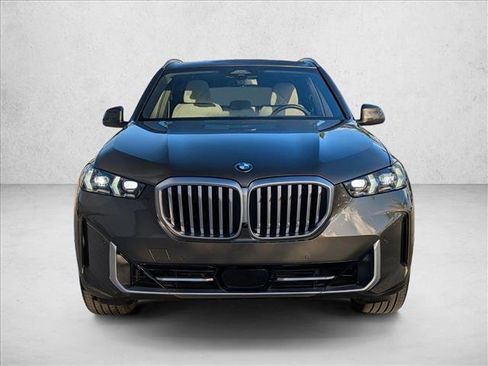 Used 2025 BMW X5 xDrive40i w/ Climate Comfort Package image 2