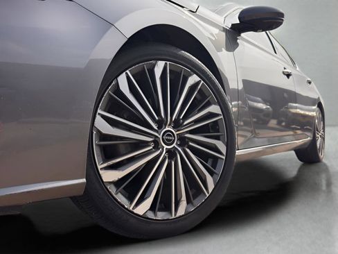 Used 2023 Nissan Altima 2.5 SL image 9