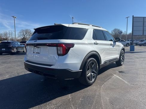 New 2026 Ford Explorer ST-Line w/ ST-Line Street Pack RWD image 3