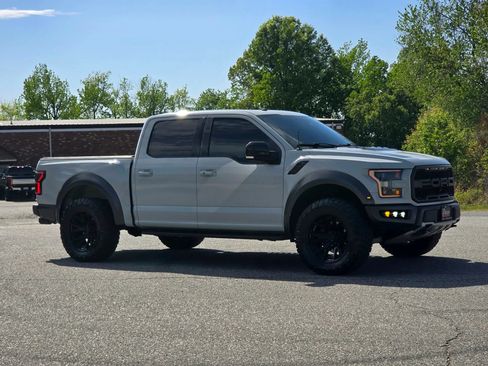 Used 2017 Ford F150 Raptor w/ Equipment Group 802A Luxury AWD/4WD image 26