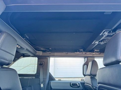 Used 2023 Ford Bronco Badlands image 88