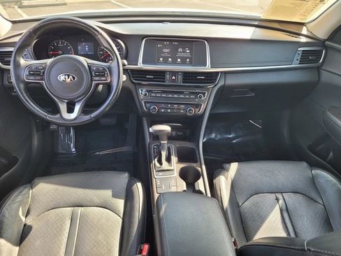 Used 2018 Kia Optima EX w/ Premium Package FWD image 9