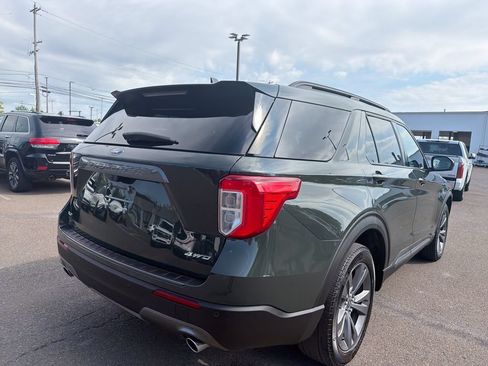 Used 2024 Ford Explorer XLT w/ Equipment Group 202A AWD/4WD image 5