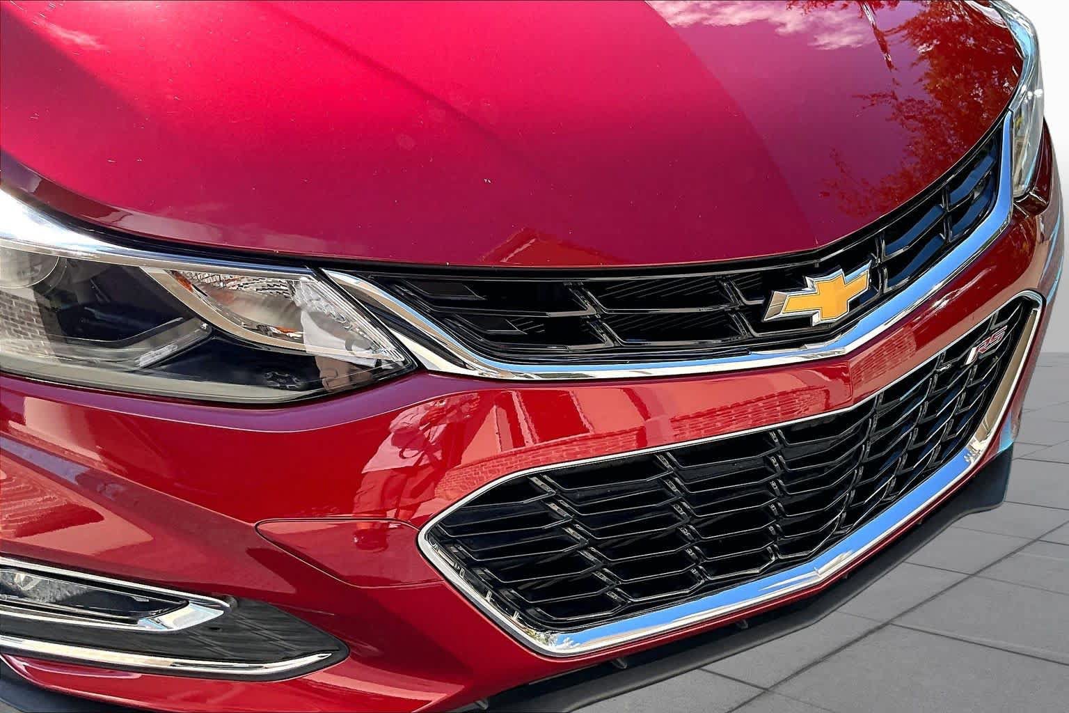 Used 2017 Chevrolet Cruze Premier FWD image 30