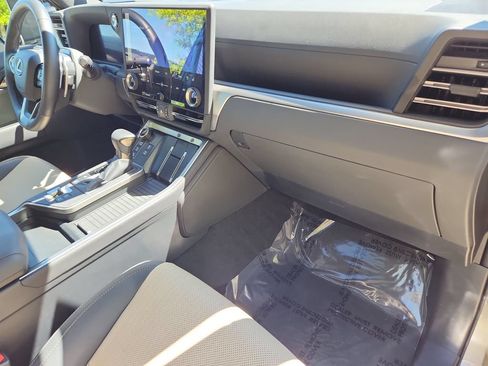 Used 2025 Lexus GX 550 AWD/4WD image 28