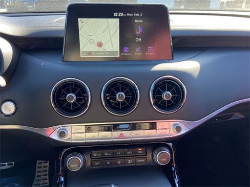 Used 2021 Kia Stinger GT1 image 19