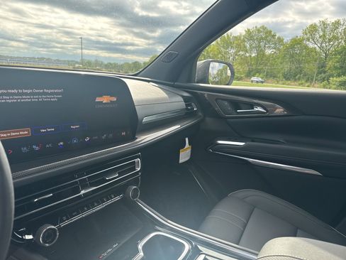 New 2026 Chevrolet Traverse High Country w/ LPO, Floor Liner Package AWD/4WD image 29