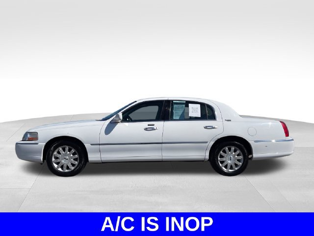 Used 2007 Lincoln Town Car Signature Limited RWD image 2