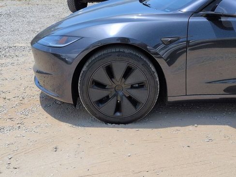 Used 2025 Tesla Model 3 Long Range AWD/4WD image 25