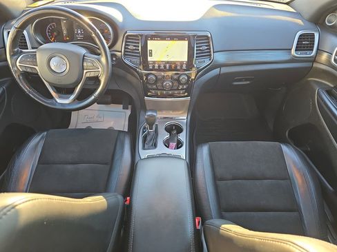 Used 2020 Jeep Grand Cherokee Altitude image 30