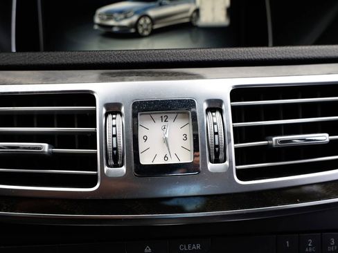 Used 2016 Mercedes-Benz E 350 E 350 4MATIC Sedan 4D image 31