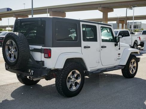 Used 2016 Jeep Wrangler Unlimited Sahara w/ Connectivity Group AWD/4WD image 6