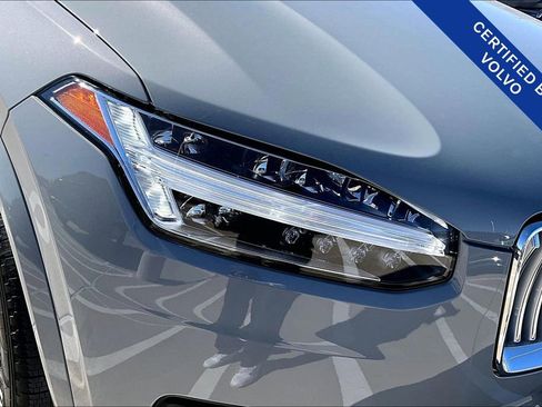 Certified 2025 Volvo XC90 B6 Core image 39