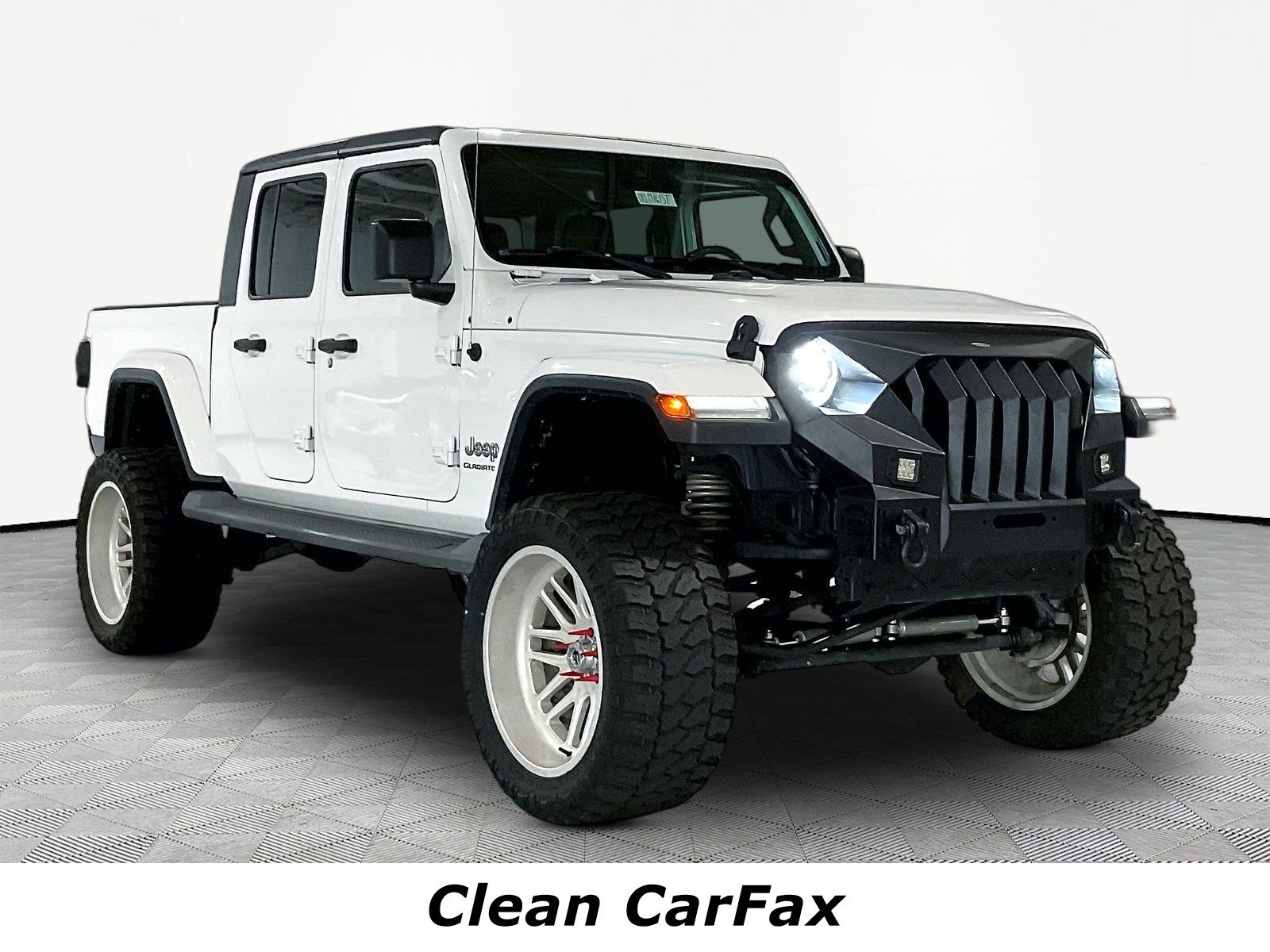 Used 2020 Jeep Gladiator Overland AWD/4WD image 3
