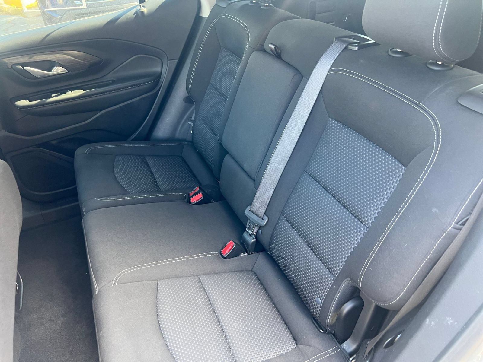 Used 2024 GMC Terrain SLE FWD image 32