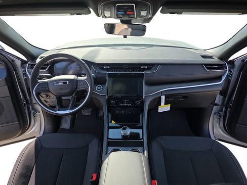 New 2026 Jeep Grand Cherokee Laredo X image 9