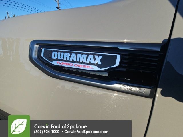 Used 2025 GMC Sierra 1500 AT4 w/ AT4 Premium Package AWD/4WD image 8