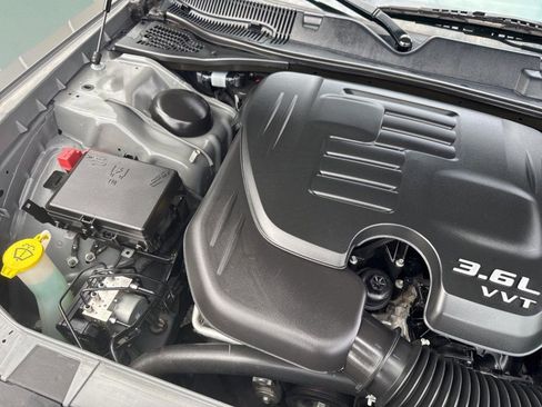 Used 2019 Dodge Challenger SXT image 36