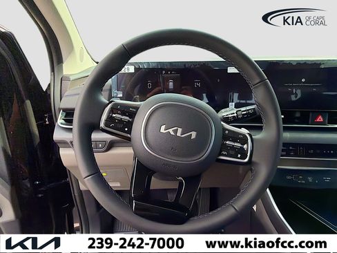 New 2026 Kia Carnival EX FWD image 37